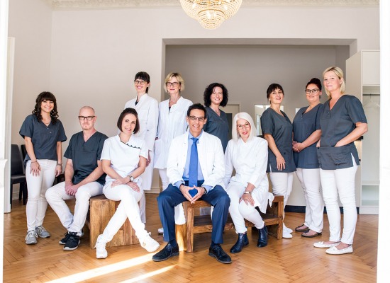 Hier wird das Team der Dermatologie Potsdam gezeigt.